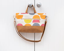 Load image into Gallery viewer, Eden zipped tote bag PDF sewing tutorial sewing pattern Eden Zipped Tote Sewing Bag Pattern PDF