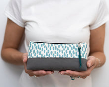 Load image into Gallery viewer, Nora zipped pouch PDF sewing tutorial sewing pattern