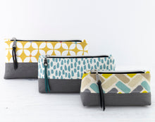 Load image into Gallery viewer, Nora zipped pouch PDF sewing tutorial sewing pattern