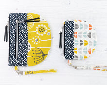 Load image into Gallery viewer, Lexie wristlet pouch PDF sewing tutorial sewing pattern
