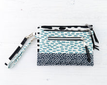 Load image into Gallery viewer, Ria wristlet pouch PDF sewing tutorial sewing pattern