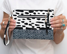 Load image into Gallery viewer, Ria wristlet pouch PDF sewing tutorial sewing pattern