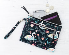 Load image into Gallery viewer, Lena wristlet bag PDF sewing tutorial sewing pattern