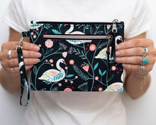 Load image into Gallery viewer, Lena wristlet bag PDF sewing tutorial sewing pattern