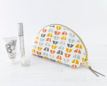 Load image into Gallery viewer, Seren dumpling zipped pouch PDF sewing tutorial sewing pattern