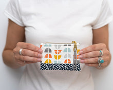 Load image into Gallery viewer, Luna zipper pouch purse PDF sewing tutorial sewing pattern
