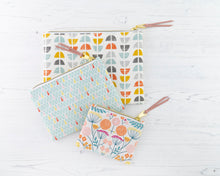 Load image into Gallery viewer, Esmee zipper pouch sewing tutorial sewing pattern