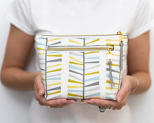 Load image into Gallery viewer, Imogen zipper pouch sewing tutorial sewing pattern