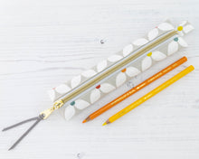 Load image into Gallery viewer, Mina pencil case sewing tutorial sewing pattern