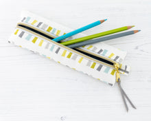 Load image into Gallery viewer, Mina pencil case sewing tutorial sewing pattern