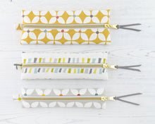 Load image into Gallery viewer, Mina pencil case sewing tutorial sewing pattern