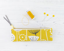 Load image into Gallery viewer, Tasnim pencil case sewing tutorial sewing pattern