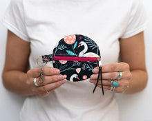 Load image into Gallery viewer, Naima circle purse PDF sewing tutorial sewing pattern