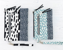 Load image into Gallery viewer, Ria wristlet pouch PDF sewing tutorial sewing pattern