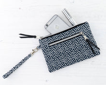 Load image into Gallery viewer, Lena wristlet bag PDF sewing tutorial sewing pattern
