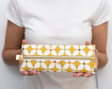 Load image into Gallery viewer, Mina pencil case sewing tutorial sewing pattern