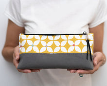 Load image into Gallery viewer, Nora zipped pouch PDF sewing tutorial sewing pattern