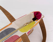 Load image into Gallery viewer, Eden zipped tote bag PDF sewing tutorial sewing pattern
