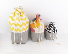 Load image into Gallery viewer, Pippa drawstring bag PDF sewing tutorial sewing pattern