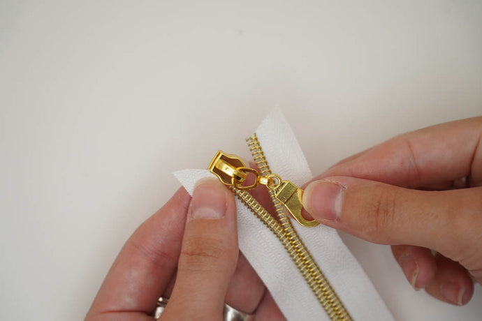How to add a slider to a zipper