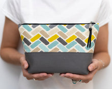 Load image into Gallery viewer, Cecily zipper pouch sewing tutorial sewing pattern Cecily Zipper Pouch Sewing Pattern PDF
