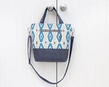 Load image into Gallery viewer, Eden zipped tote bag PDF sewing tutorial sewing pattern Eden Zipped Tote Sewing Bag Pattern PDF
