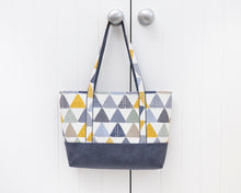 Load image into Gallery viewer, Freya strappy tote bag PDF sewing tutorial sewing pattern Freya Strappy Tote Sewing Bag Pattern PDF
