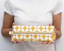 Load image into Gallery viewer, Mina pencil case sewing tutorial sewing pattern
