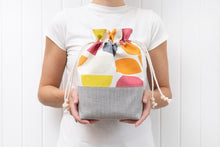Load image into Gallery viewer, Pippa drawstring bag PDF sewing tutorial sewing pattern
