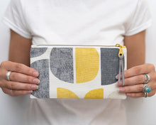 Load image into Gallery viewer, Tasnim pencil case sewing tutorial sewing pattern
