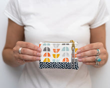 Load image into Gallery viewer, Luna zipper pouch purse PDF sewing tutorial sewing pattern
